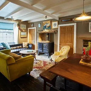 Host & - Cowbar View , Staithes United Kingdom